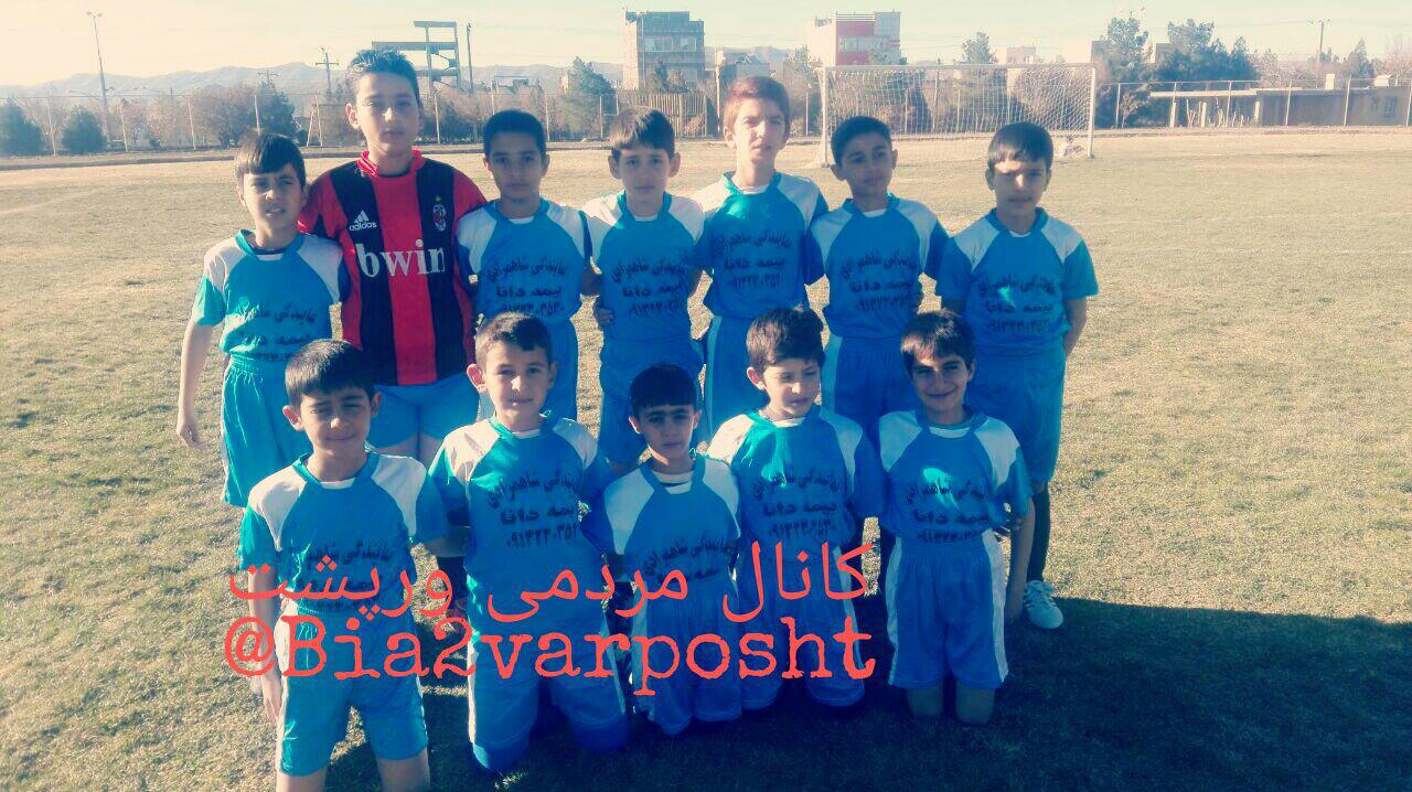 قهرمانی پرافتخار تیم فوتبال مدرسه شهید اشرفی ورپشت؛ در مسابقات مدارس ابتدایی شهرستان تیران و کرون