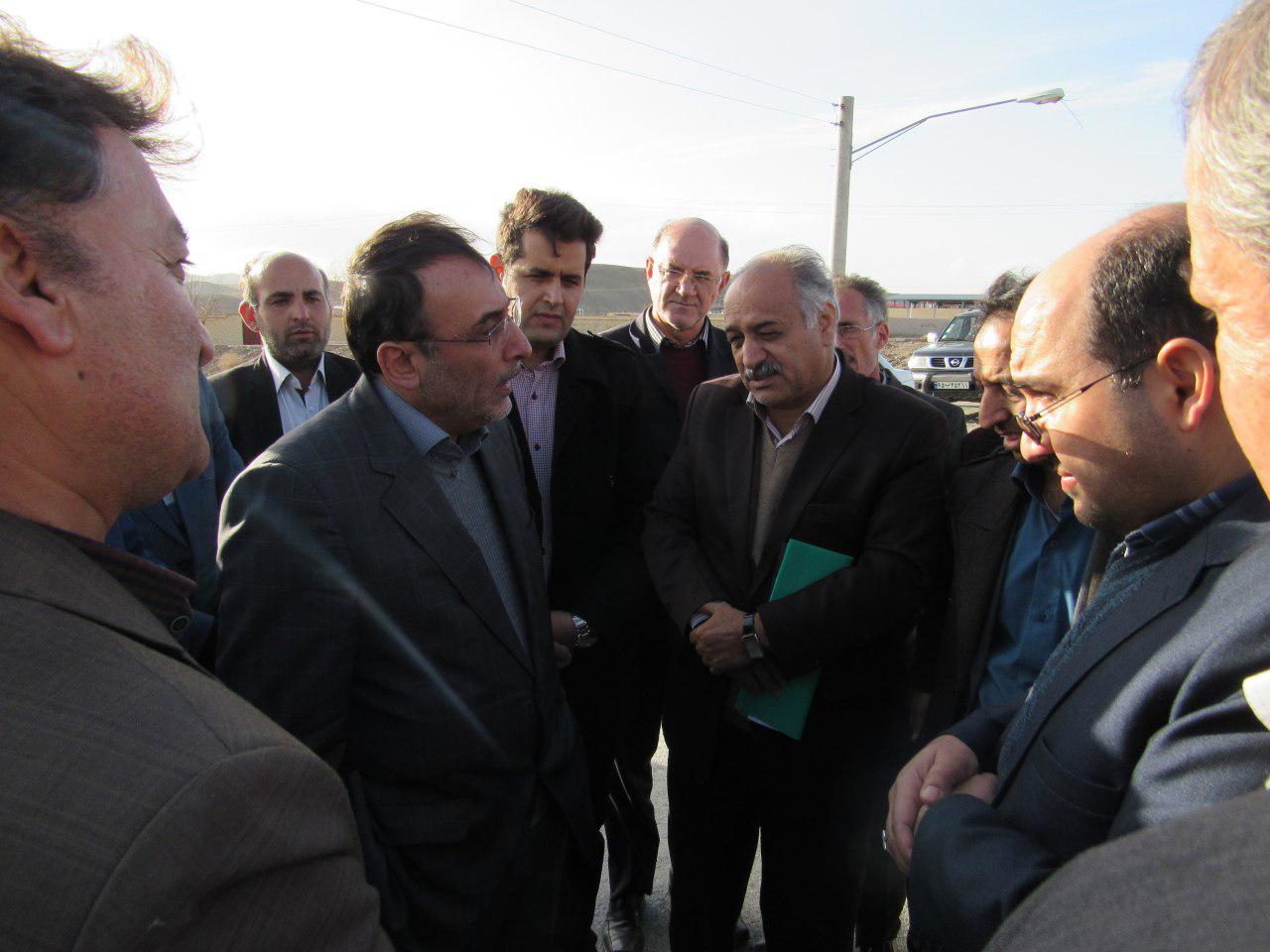 بازدیدمعاون امور  عمرانی استانداری از جاده ی اصلی و منطقه صنعتی