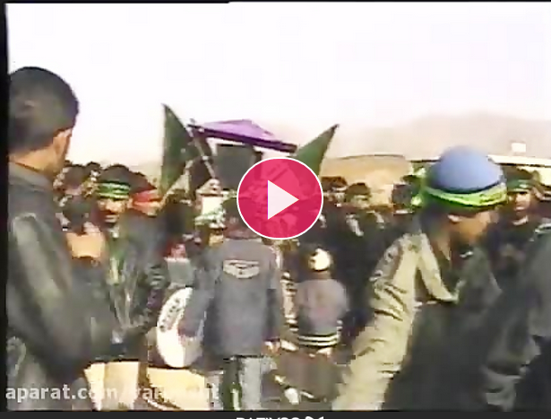 فیلم زنجیر زنی و عزاداری مردم روستای ورپشت در عاشورای سال 1386 خورشیدی