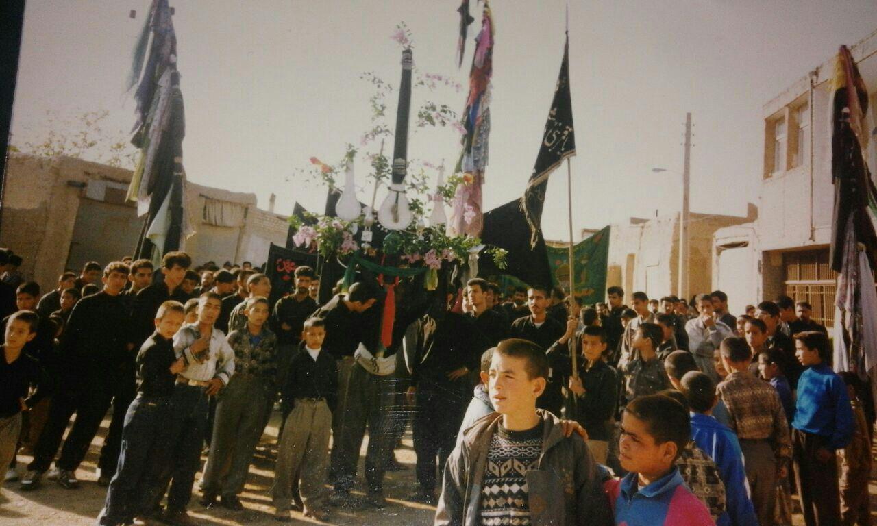 عکس‌هایی خاطره‌انگیز از عزاداری محرم ۱۳۷۸ در روستای ورپشت؛ یادی از روزهایی که با عشق گذشت…