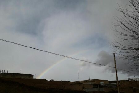 رنگین‌کمان صبحگاهی ورپشت؛ لبخند آسمان پس از باران